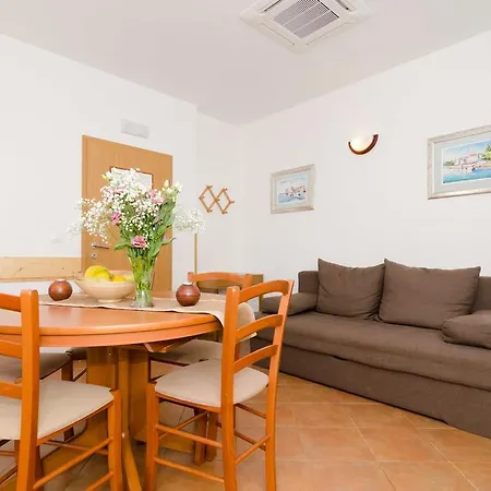Pavo Hotel 3*